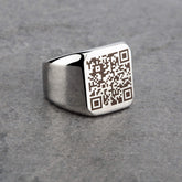 QR-Code-Ring mit Visitenkarte